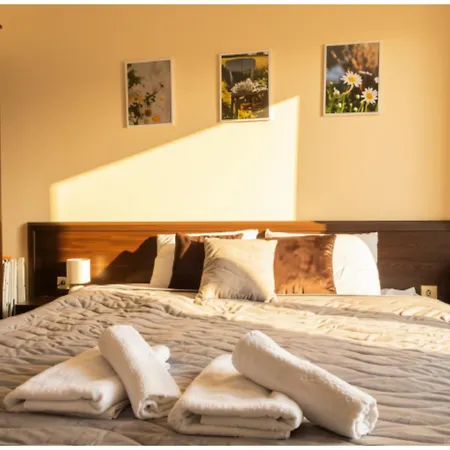 Mountain Escape - 1 Bedroom, Near Gondola, Free Parking *
